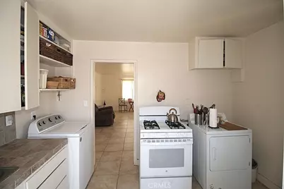 1360 Nancy, Barstow, CA 92311 - Photo 5