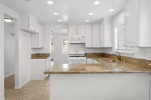 13050 Rain Shadow Rd, Victorville, CA 92395 - Photo 21