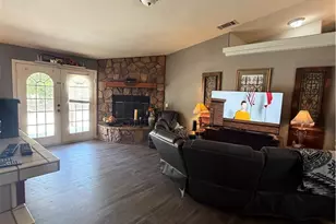 8026 Primrose Ave, Oak Hills, CA 92344 - Photo 17