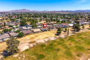 15859 Nassau Dr, Victorville, CA 92395 - Photo 43