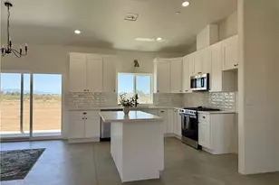 12734 Tate Ct, Apple Valley, CA 92307 - Photo 9