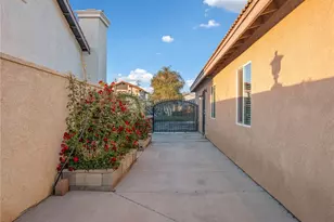 13966 Driftwood, Victorville, CA 92395 - Photo 37