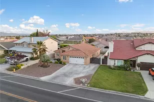 13966 Driftwood, Victorville, CA 92395 - Photo 3
