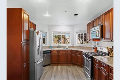 13966 Driftwood, Victorville, CA 92395 - Photo 9