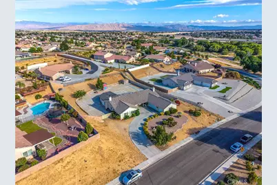 13997 Riverside, Apple Valley, CA 92307 - Photo 49