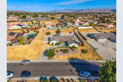 13997 Riverside, Apple Valley, CA 92307 - Photo 47