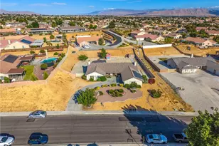 13997 Riverside, Apple Valley, CA 92307 - Photo 47