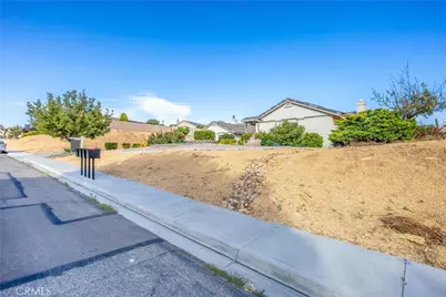 13997 Riverside, Apple Valley, CA 92307 - Photo 47