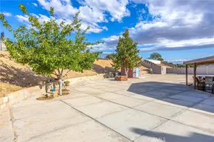 13997 Riverside, Apple Valley, CA 92307 - Photo 33