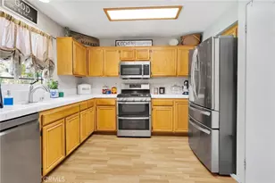 39233 Raphael Ln, Palmdale, CA 93551 - Photo 15