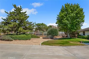 16450 Tao Rd, Apple Valley, CA 92307 - Photo 5