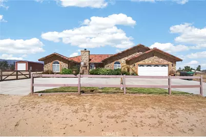 11380 Rochester, Phelan, CA 92371 - Photo 3