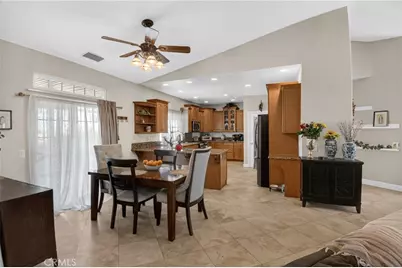 11380 Rochester, Phelan, CA 92371 - Photo 17
