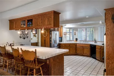11631 Whitehaven, Oak Hills, CA 92344 - Photo 9