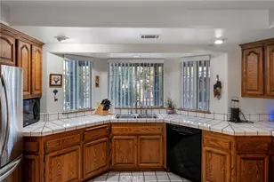 11631 Whitehaven, Oak Hills, CA 92344 - Photo 17