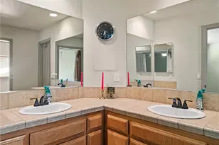 15850 Elcona, Victorville, CA 92395 - Photo 31