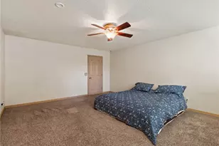 15850 Elcona, Victorville, CA 92395 - Photo 29