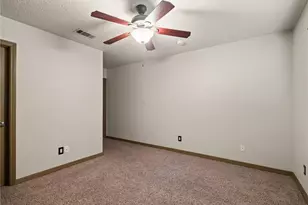 15850 Elcona, Victorville, CA 92395 - Photo 17