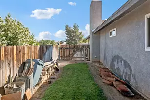 15850 Elcona, Victorville, CA 92395 - Photo 47
