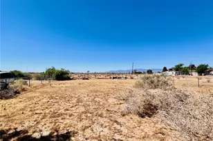 10877 Chamberlaine Way, Adelanto, CA 92301 - Photo 13