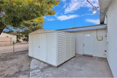 15177 Mendota, Apple Valley, CA 92307 - Photo 37