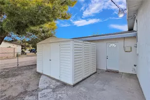 15177 Mendota, Apple Valley, CA 92307 - Photo 37