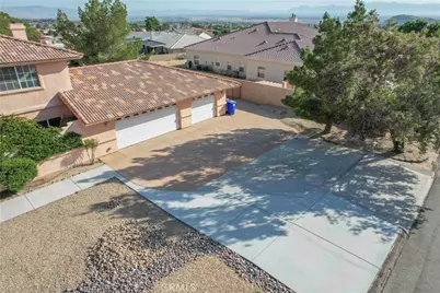 18633 Kamana, Apple Valley, CA 92307 - Photo 3