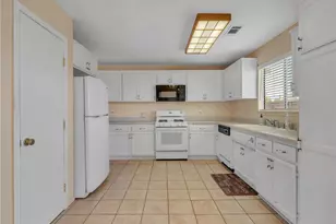 21693 Wren, Apple Valley, CA 92308 - Photo 5