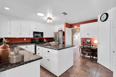 19955 Chickasaw Road, Apple Valley, CA 92307 - Photo 17