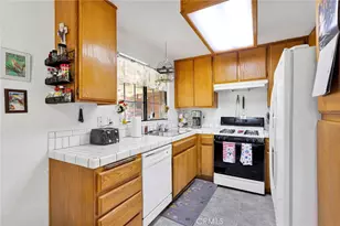 16237 Rodell Pl, Victorville, CA 92395 - Photo 13