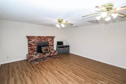 12787 Cypress, Victorville, CA 92395 - Photo 17