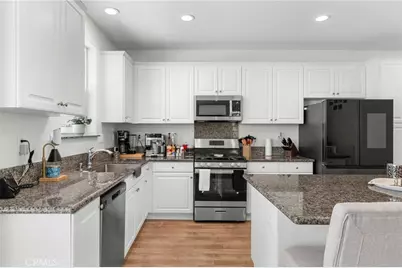 13343 Macaw Place, Victorville, CA 92395 - Photo 7
