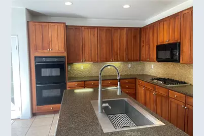 15058 Zircon, Victorville, CA 92394 - Photo 5