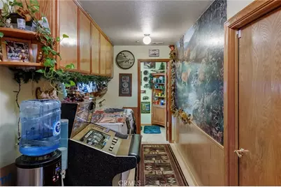 7685 Wintergreen, Wrightwood, CA 92397 - Photo 11
