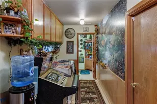7685 Wintergreen, Wrightwood, CA 92397 - Photo 11