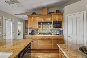 11526 Prairie, Oak Hills, CA 92344 - Photo 9