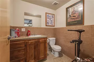 11526 Prairie, Oak Hills, CA 92344 - Photo 63