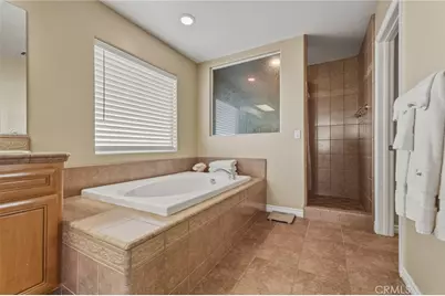 11526 Prairie, Oak Hills, CA 92344 - Photo 31