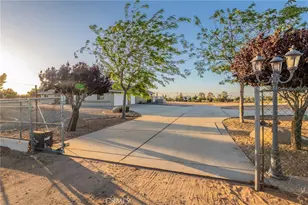 11526 Prairie, Oak Hills, CA 92344 - Photo 51