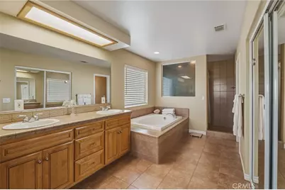 11526 Prairie, Oak Hills, CA 92344 - Photo 27