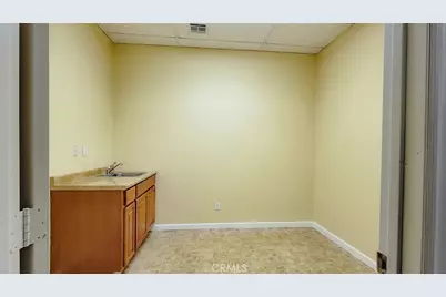 18144 US Highway 18 #140, Apple Valley, CA 92307 - Photo 11