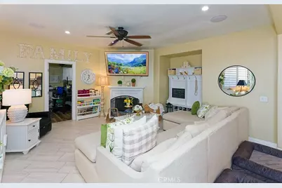 14911 Sunset Gardens Court, Victorville, CA 92394 - Photo 19
