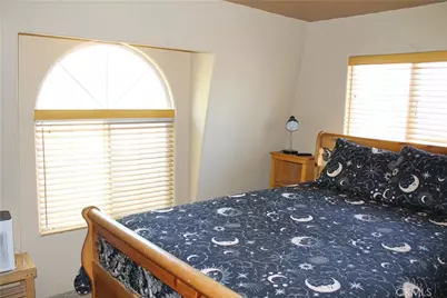 223 Vista, Sugarloaf, CA 92386 - Photo 9