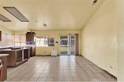 14181 Hillsborough Dr Drive, Victorville, CA 92392 - Photo 13