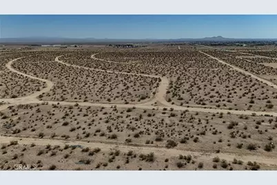 743 Evelyn Avenue, California City, CA 93505 - Photo 5