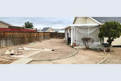 12418 Highgate Ave, Victorville, CA 92395 - Photo 5
