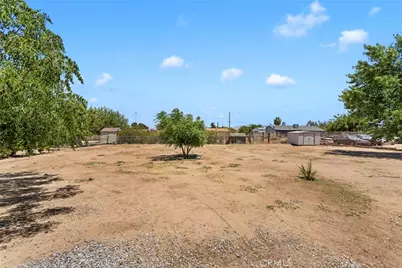 10373 Kern Avenue, Hesperia, CA 92345 - Photo 35