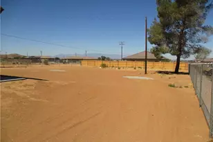 24980 Flint Rd, Apple Valley, CA 92307 - Photo 39