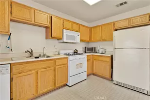15449 Lassen, Adelanto, CA 92301 - Photo 11