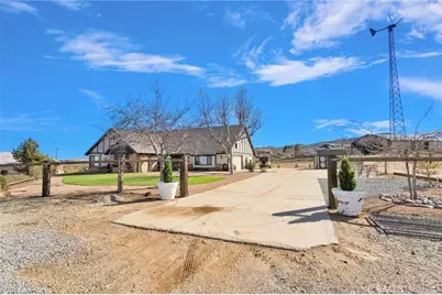 5205 Snow Line, Phelan, CA 92371 - Photo 3